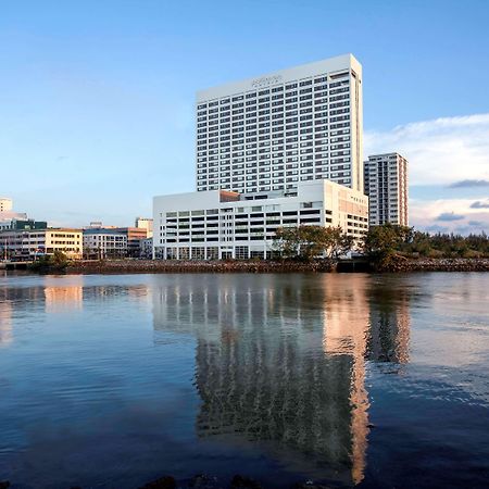 Pullman Miri Waterfront Hotel Kültér fotó The Harbor Tower