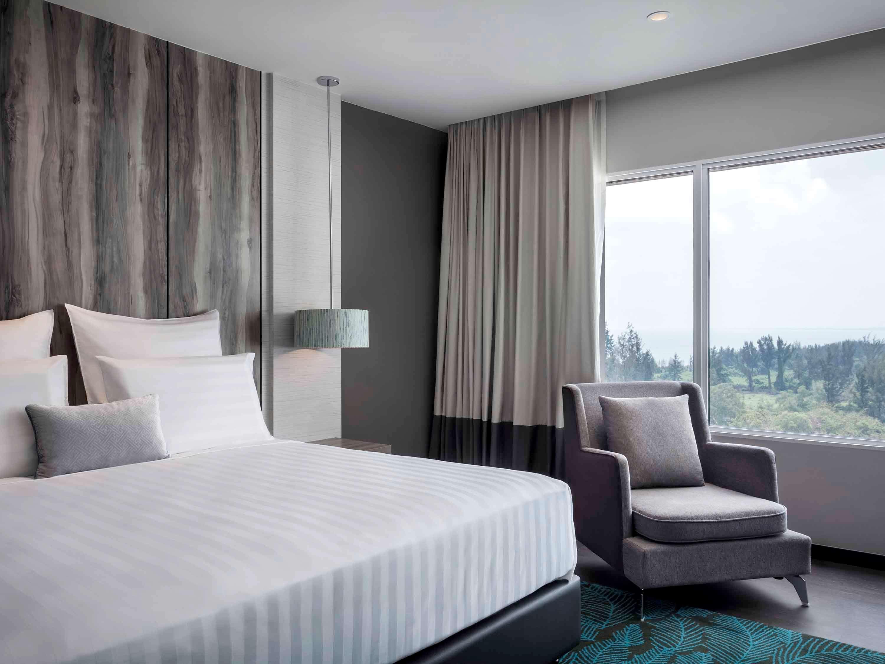Pullman Miri Waterfront Hotel Kültér fotó Deluxe Room