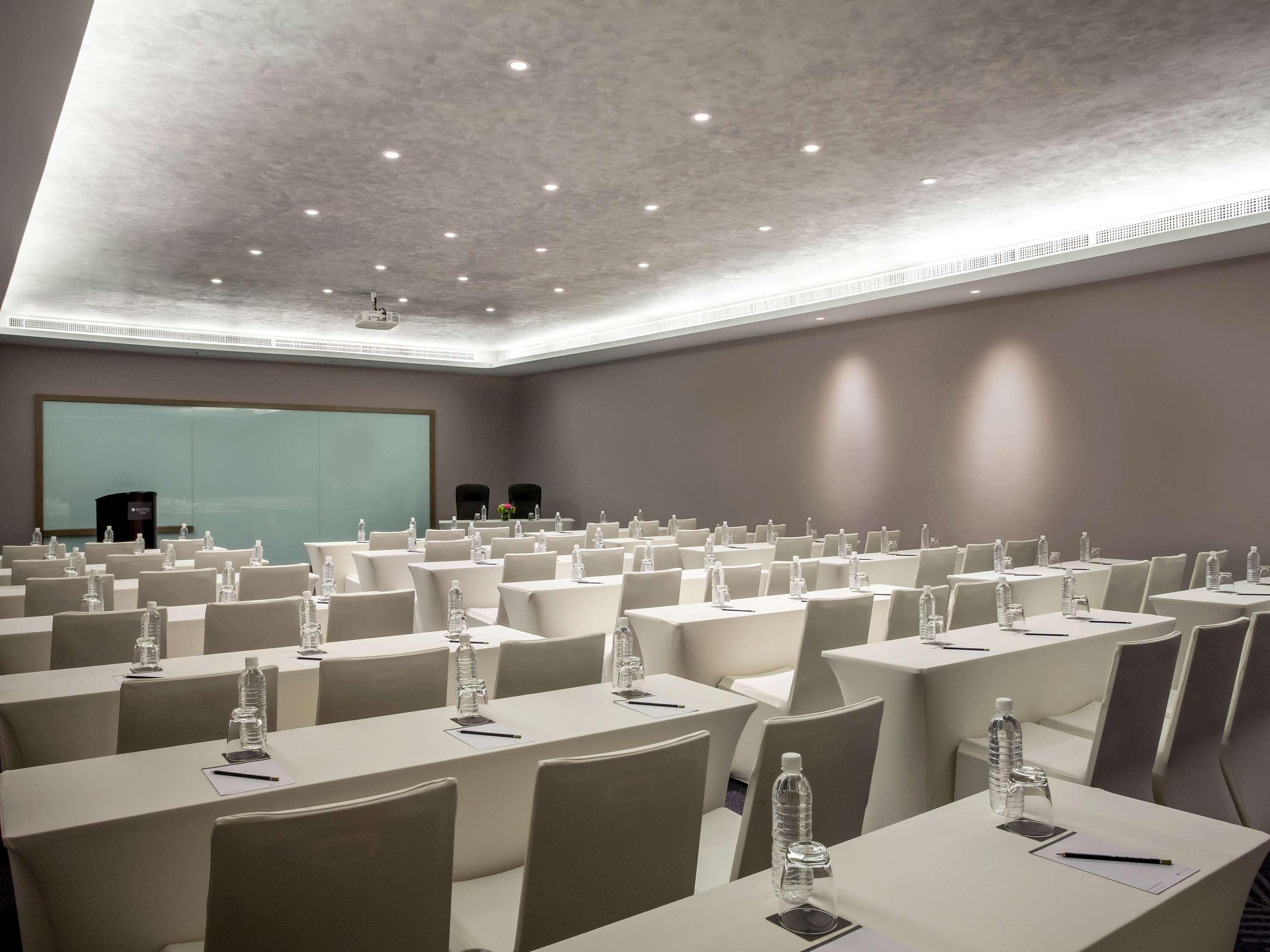 Pullman Miri Waterfront Hotel Kültér fotó Meeting room