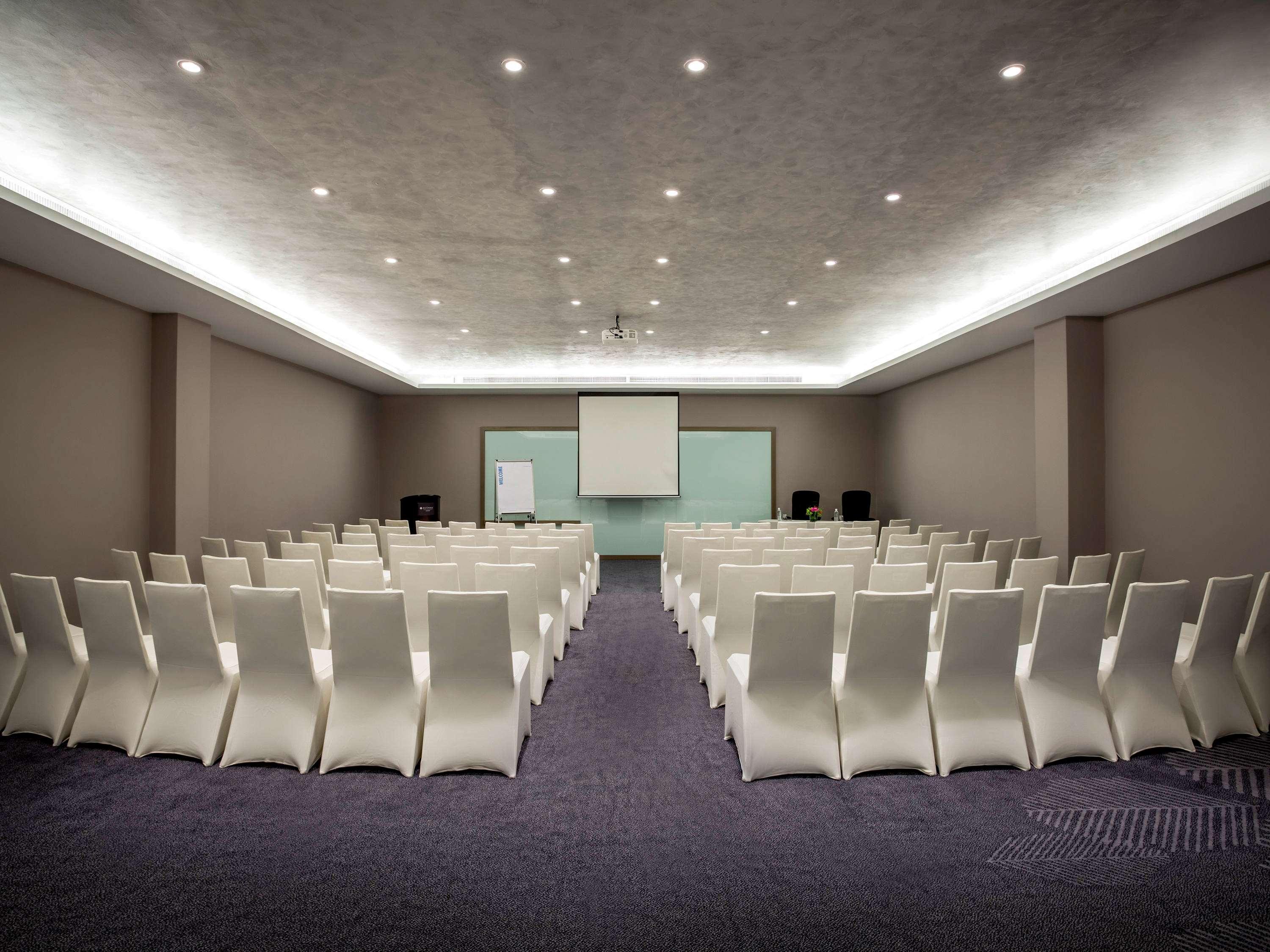 Pullman Miri Waterfront Hotel Kültér fotó Meeting room
