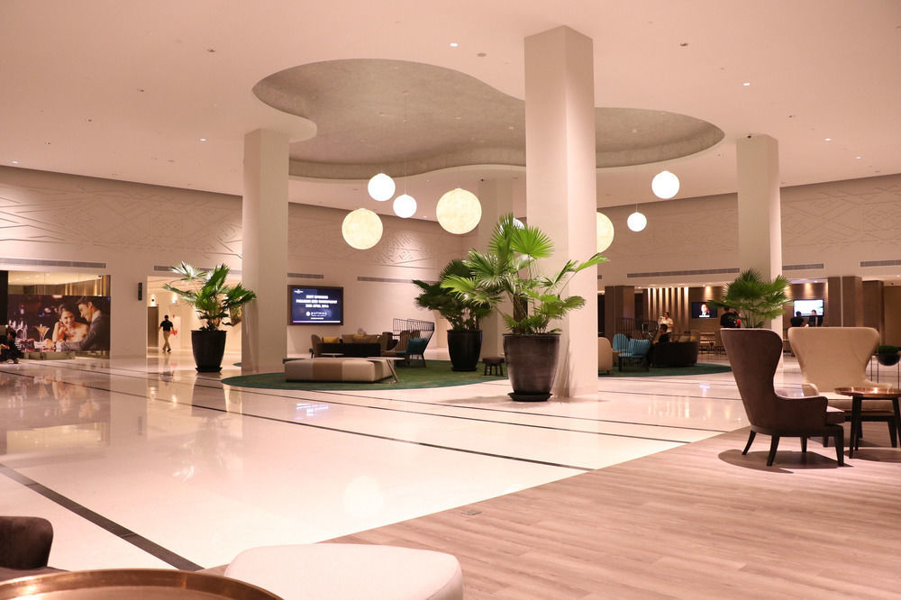 Pullman Miri Waterfront Hotel Kültér fotó The lobby of the hotel