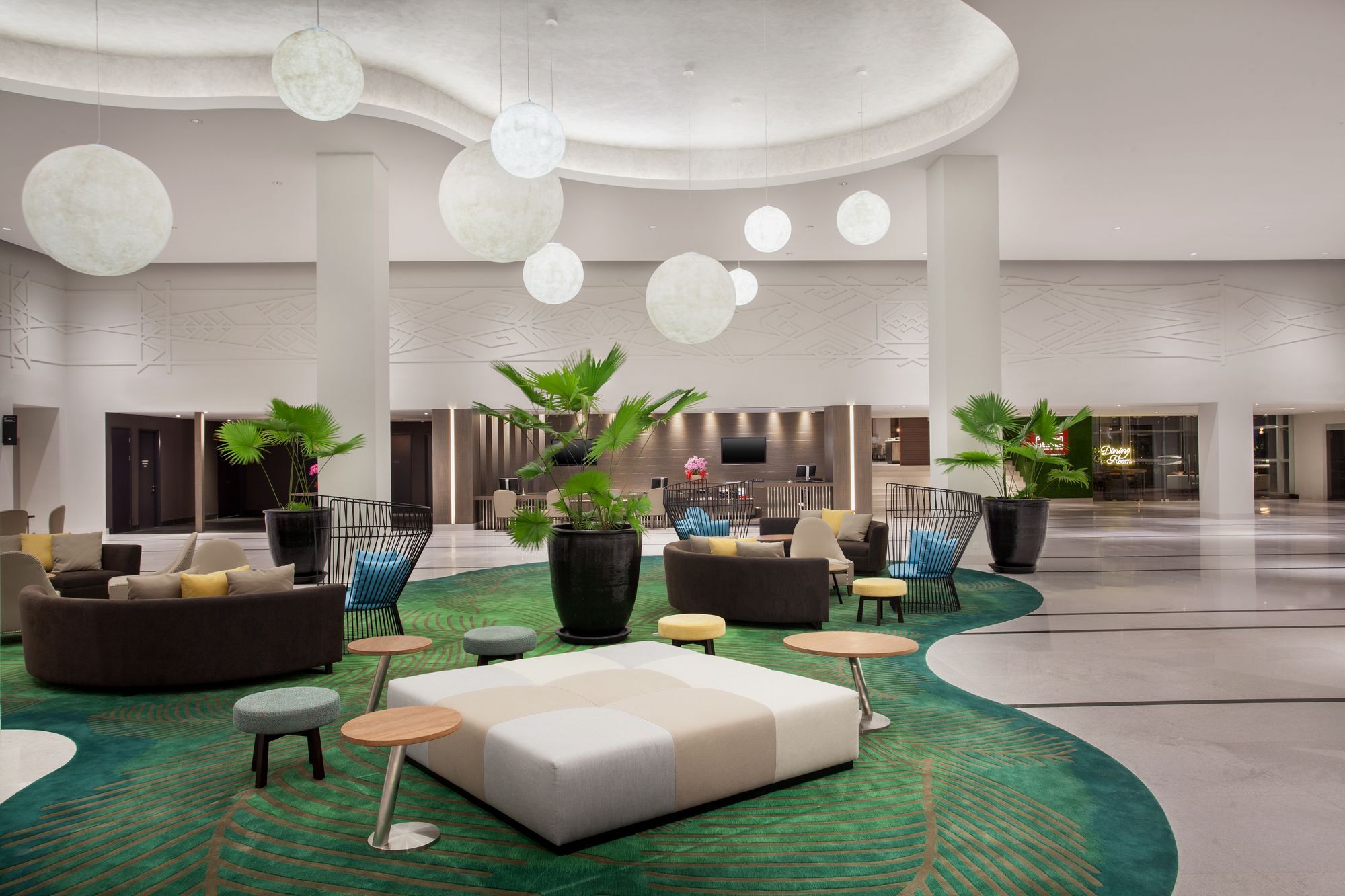 Pullman Miri Waterfront Hotel Kültér fotó Lobby