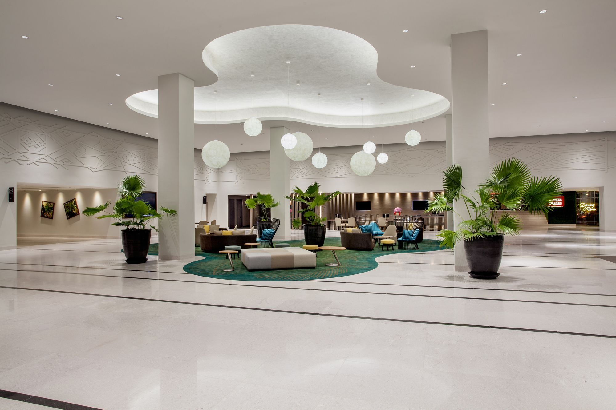 Pullman Miri Waterfront Hotel Kültér fotó Lobby