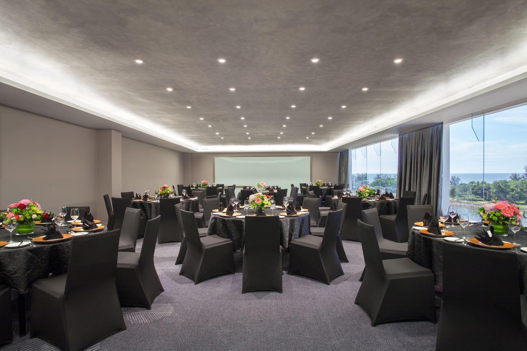 Pullman Miri Waterfront Hotel Kültér fotó The Westin Ballroom